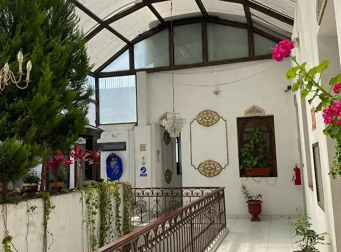 Casa De La Luna 3*