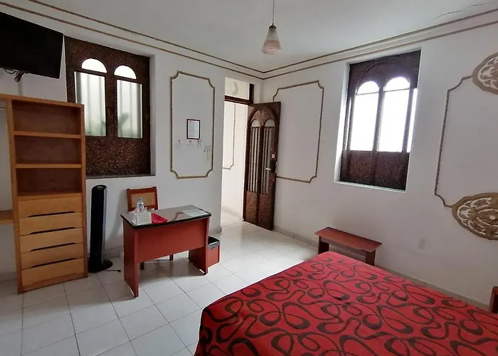 Hotel Casa De La Luna 3*