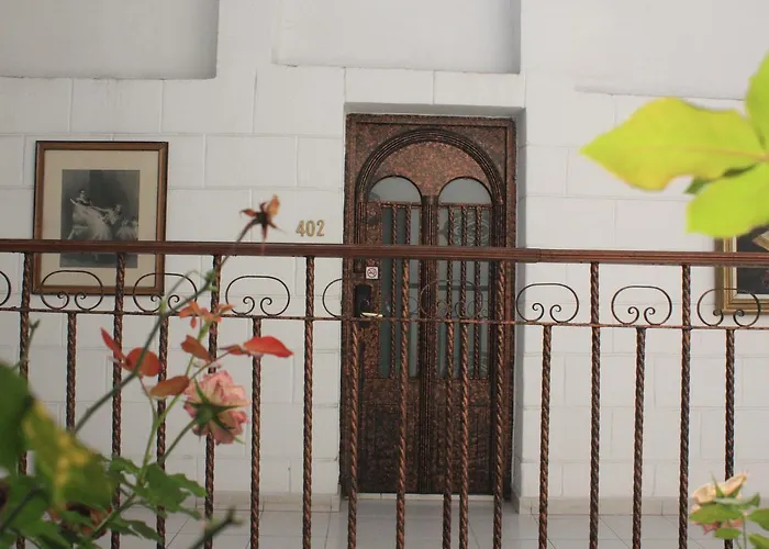 Casa De La Luna 3*